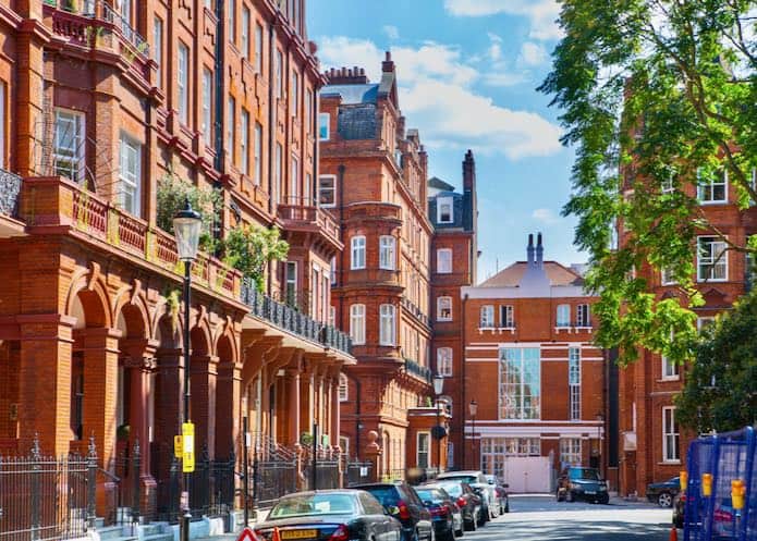 Discover Chelsea's ageless beauty, a London area noted for its elegance and history. Learn about the appeal of this renowned area and its hidden gems.