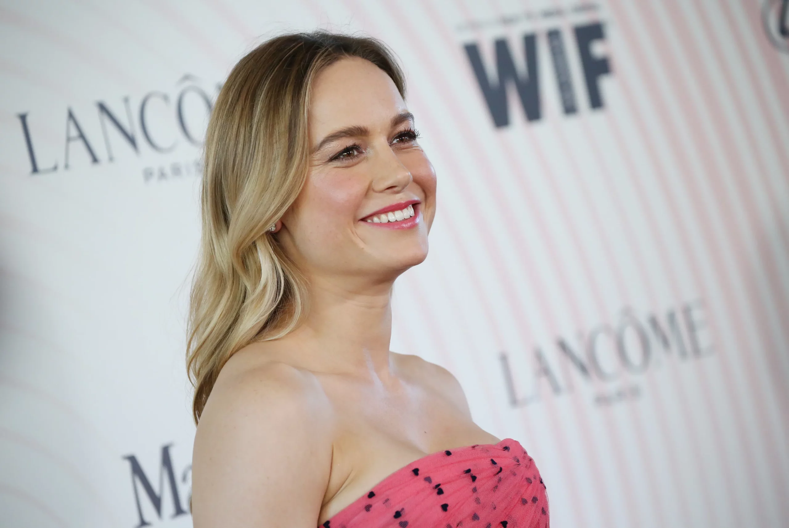 Discover the interesting story of Brie Larson net worth, from major prizes to wise investments. Discover the highs and lows of Brie Larson's financial journey and the secrets to her success.